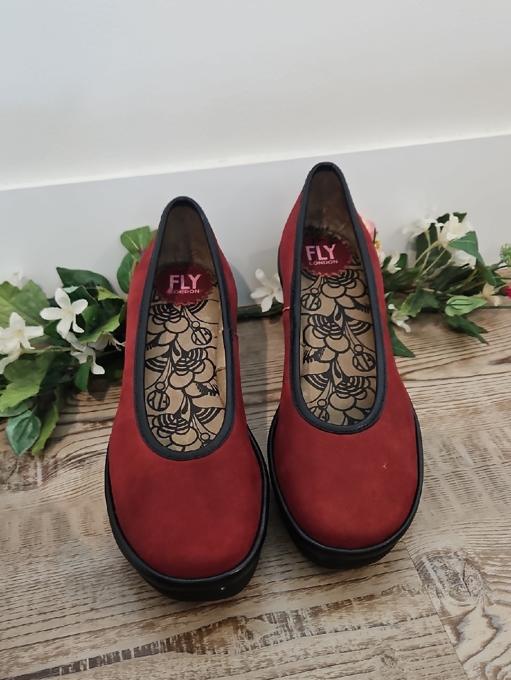 ON HOLD FOR Hello Kitty Fly London Women's Red Suede Rounded-Toe Slip-On Flats